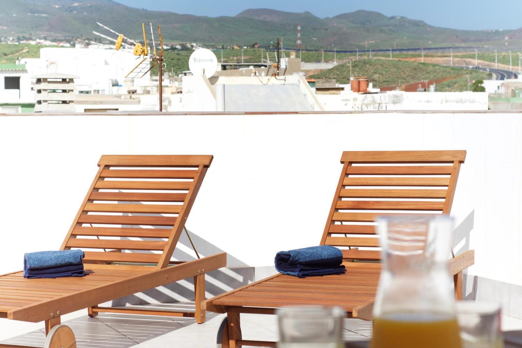 Apartamentos A 10 Minutos Del Aeropuerto Carrizal Екстериор снимка