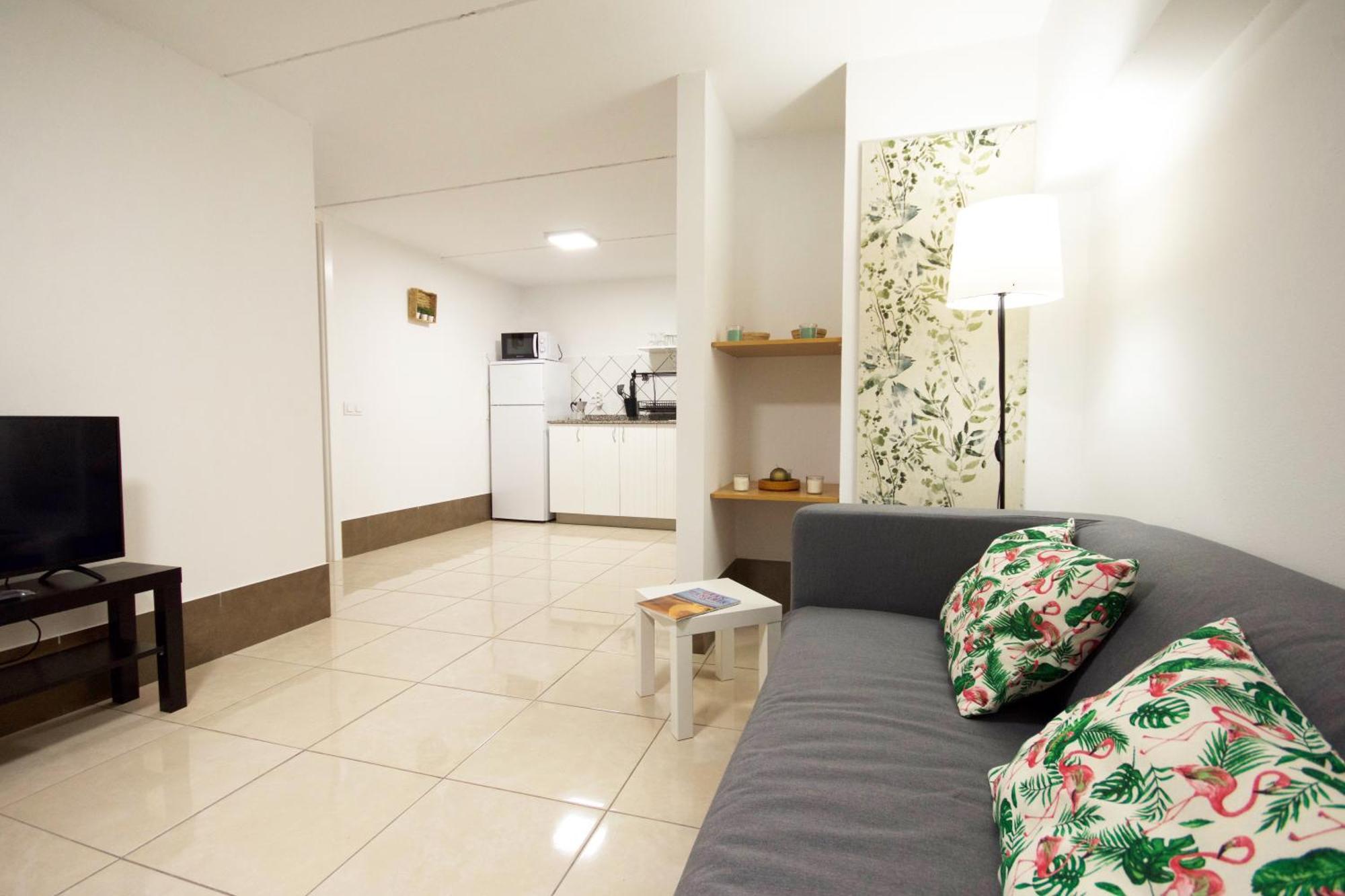 Apartamentos A 10 Minutos Del Aeropuerto Carrizal Екстериор снимка